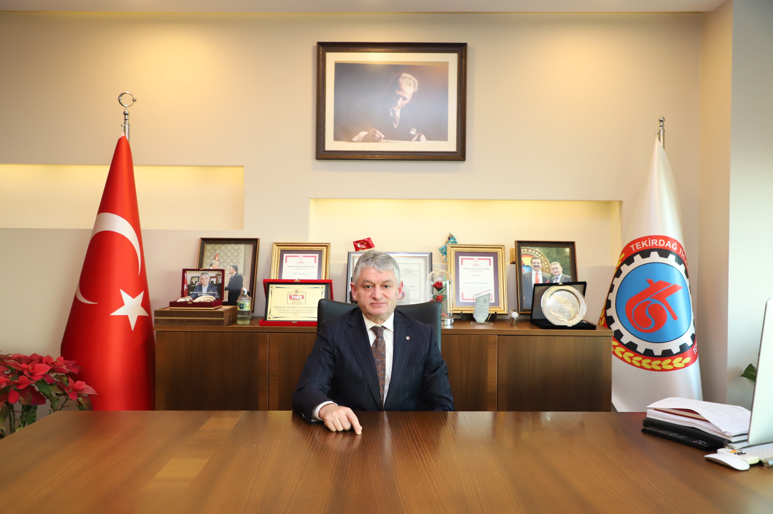 1 MAYIS EMEK VE DAYANIŞMA GÜNÜ KUTLU OLSUN