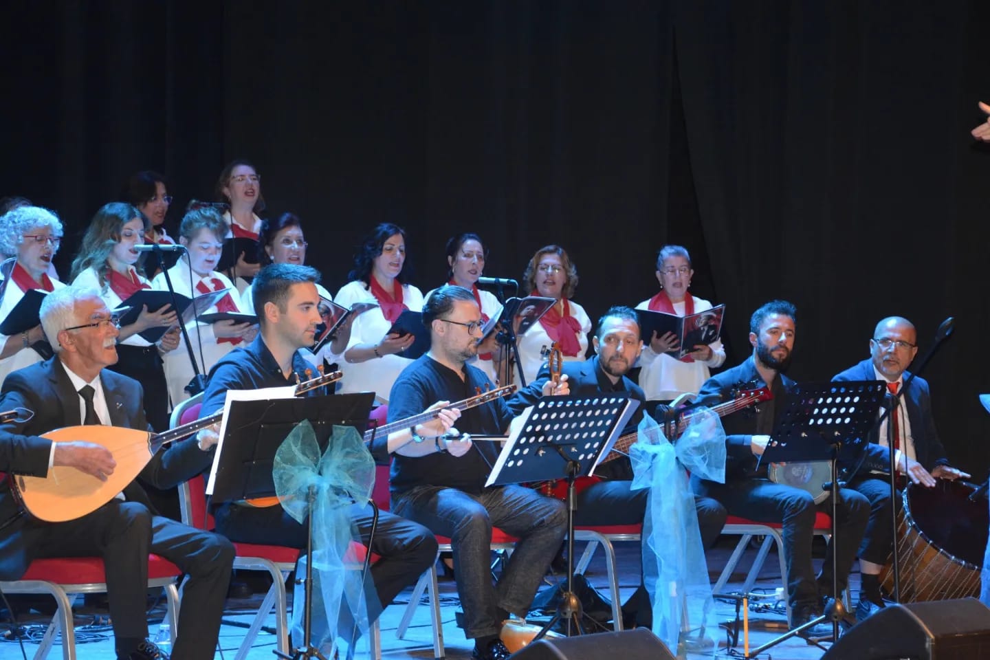 BAHAR TÜRKÜLERİ KONSERİ İLGİ GÖRDÜ