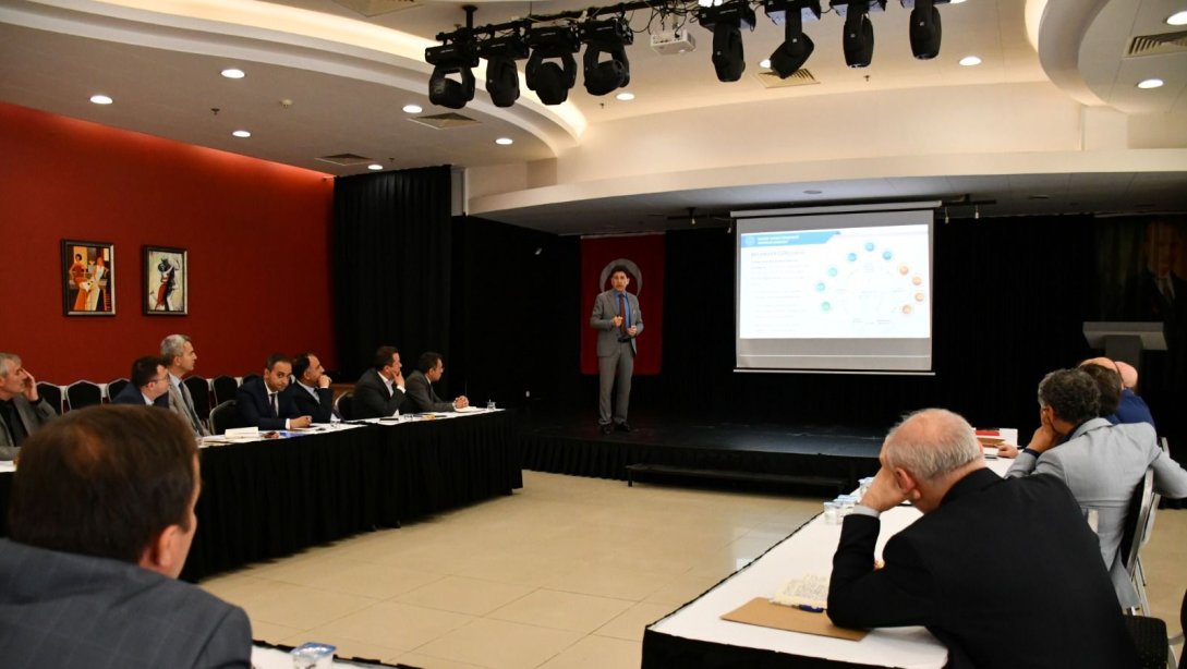 Ersan Ulusan Başkanlığında “Türkiye Yüzyılı Maarif Modeli” Bilgilendirme Toplantısı Yapıldı