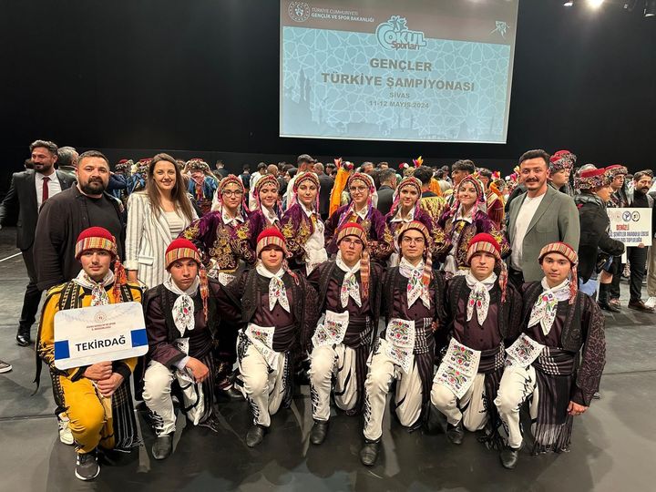 TEKİRDAĞ ANADOLU LİSESİ HALK OYUNLARI EKİBİ TÜRKİYE 5.OLDU