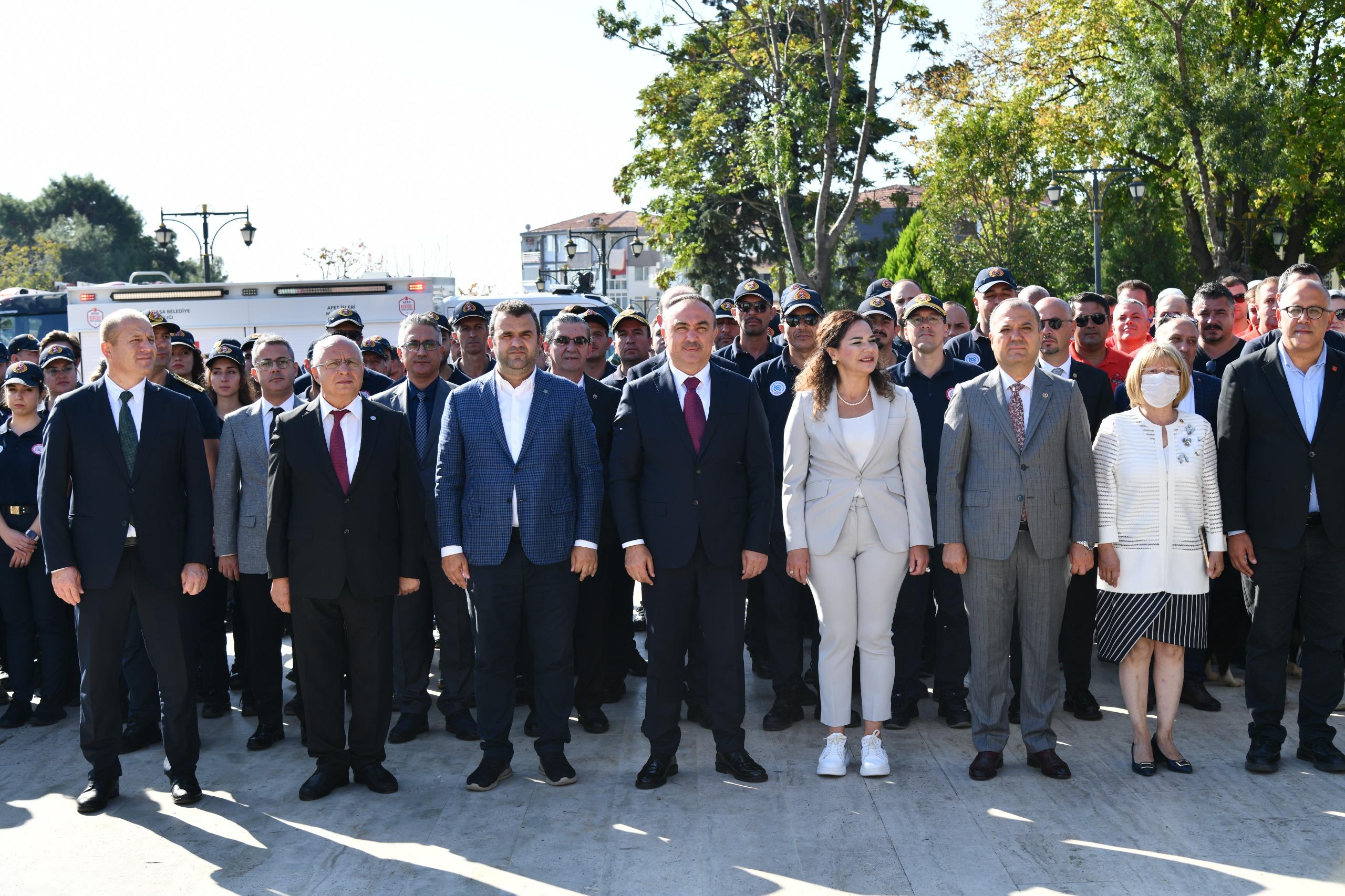 Vali Soytürk İtfaiye Teşkilatı’nın Kuruluşunun Yıldönümü Münasebetiyle Düzenlenen Çelenk Sunma Töreni’ne Katıldı