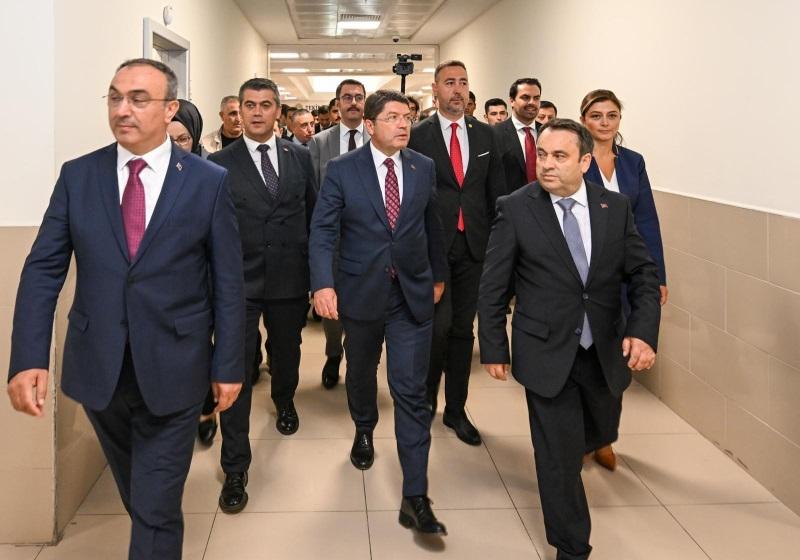 Adalet Bakanımız Sayın Yılmaz TUNÇ Adliyemizi ziyaret etti