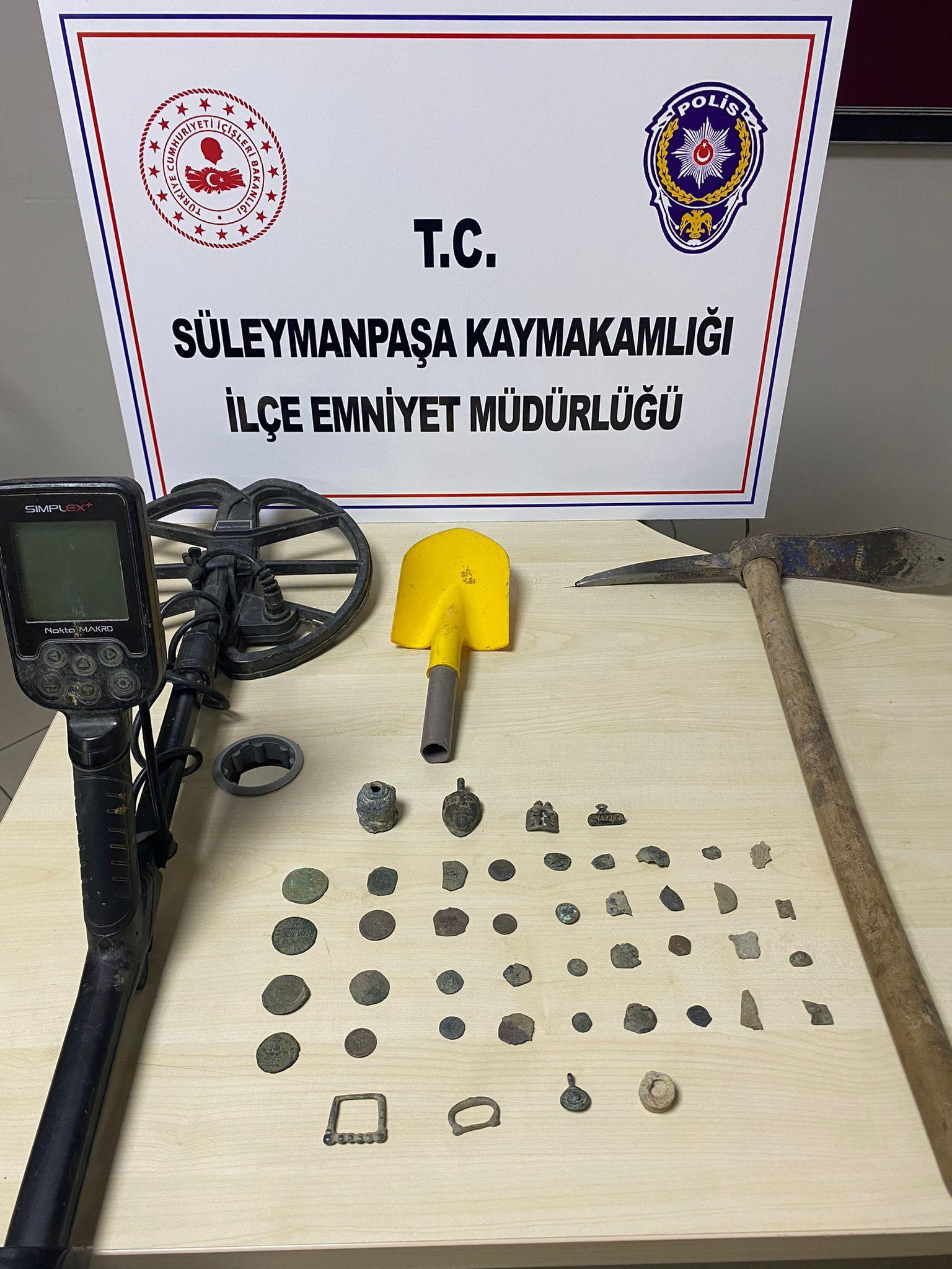 44 adet farklı boyutlarda Sikke, Takı vb, Tarihi Eser