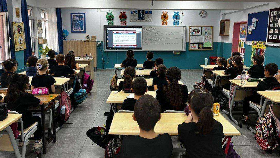 Safiye Osman Çeliker İlkokulu Dünya İlkyardım Günü etkinlikleri kapsamında öğrenci ve velilere bilgilendirme yapıldı