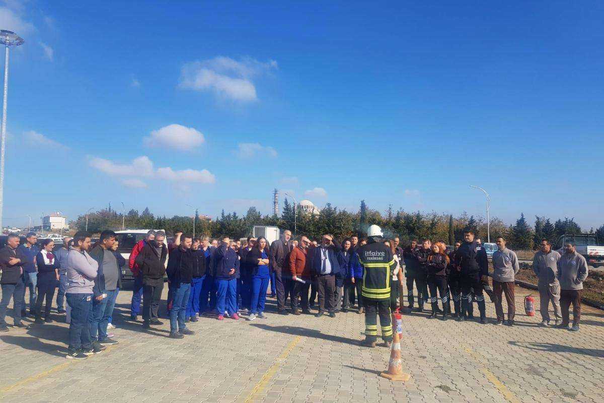 Üniversitemiz Hastanesi Personeline Yangın Güvenliği ve Yangın Söndürme Temel Eğitimi Verildi