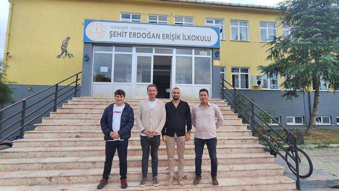 Muratlı ilçesi Şehit Erdoğan Erişik İlkokulunda özel eğitim sınıfı açılışı için saha ziyaretinde bulundu.