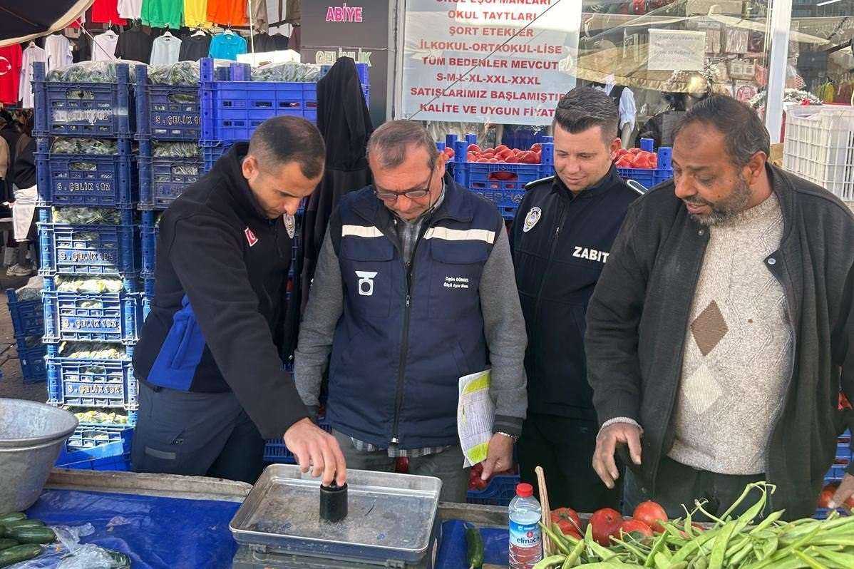 Semt Pazarlarında Ölçü ve Tartı Kontrolleri Devam Ediyor