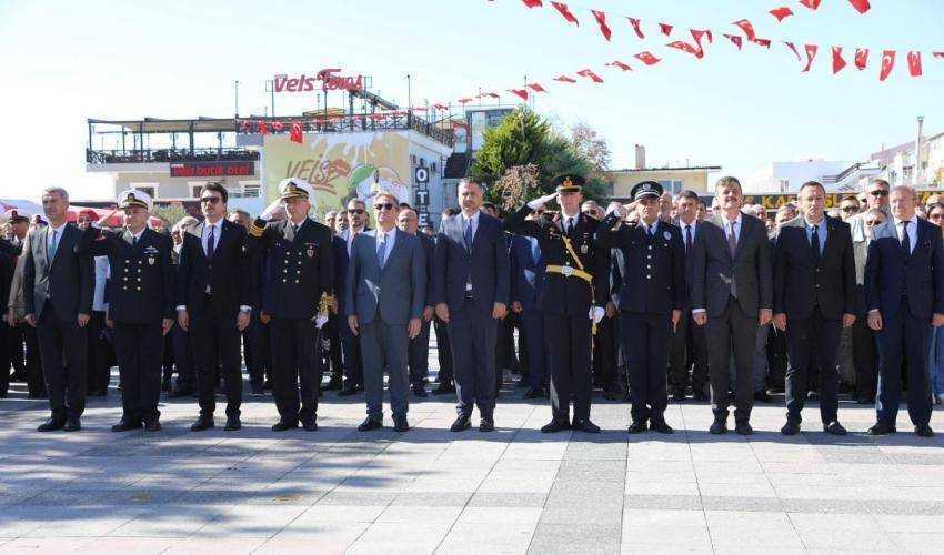 Atatürk Anıtı’na Çelenk Sunma Töreni
