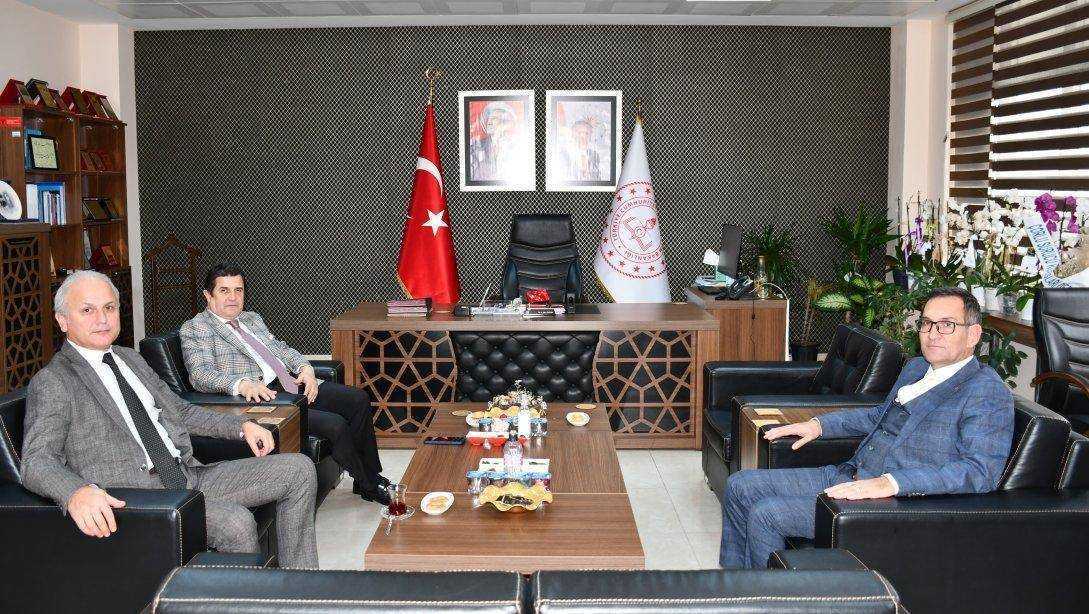 Tekirdağ 1. İdare mahkemesi Başkanı Alper Karaaslan ve 2. İdare Mahkemesi Başkanı Zülfikar Şenderin, İl Milli Eğitim Müdürümüz Dr. Abdülaziz Yeniyol’u Ziyaret Etti