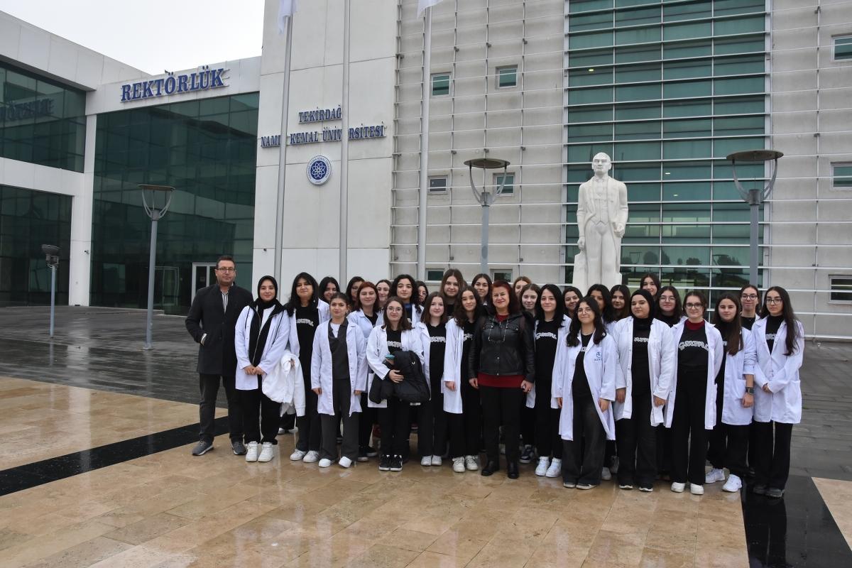 Çorlu Mesleki ve Teknik Anadolu Lisesi Kimya Teknolojisi Alanı Öğrencilerinden Üniversitemize Ziyaret