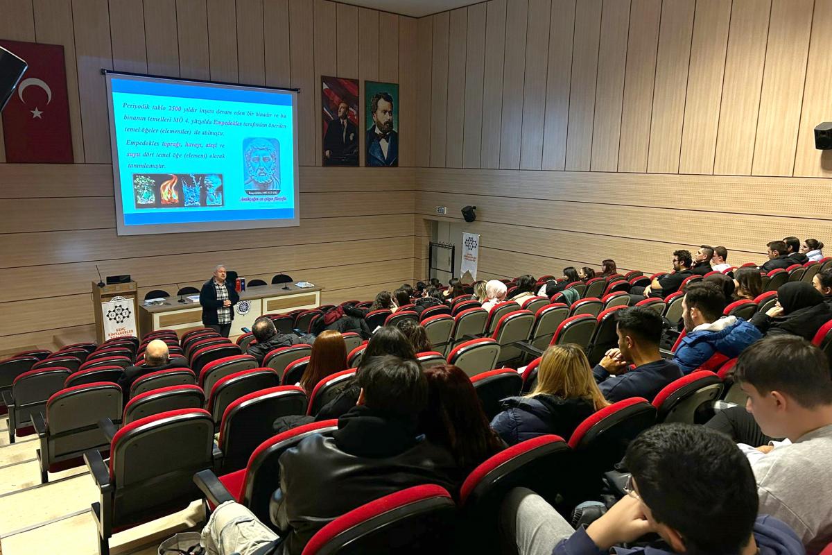 Genç Kimyagerler Topluluğu Tarafından Bilim Söyleşisi Gerçekleştirildi