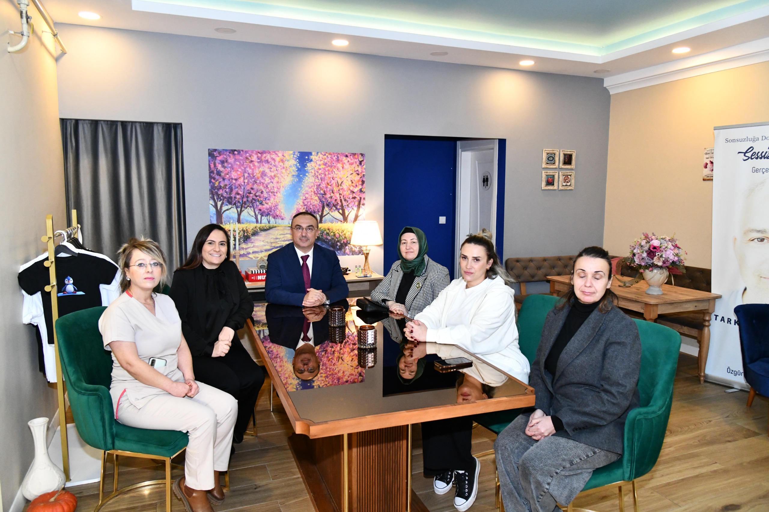 Vali Soytürk ve eşi Nurdan Soytürk Hanımefendi Tekirdağ Sokak Hayvanlarını Koruma Derneği’ni Ziyaret Etti