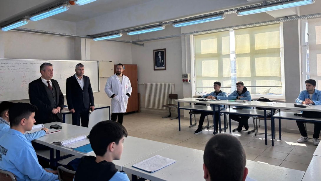 Mesleki ve Teknik Eğitim Politika Belgesi Kapsamında 15 Temmuz Şehitleri Mesleki ve Teknik Anadolu Lisesi Ziyaret Edildi