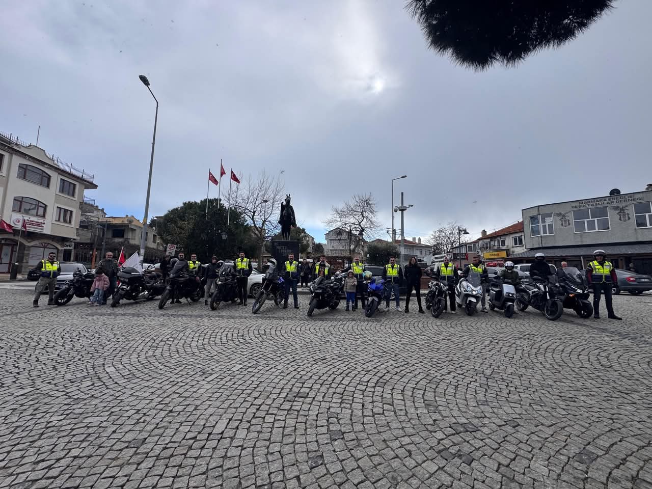 Tekirdağ da Motorcu Dostu Bariyer İçin Kortej