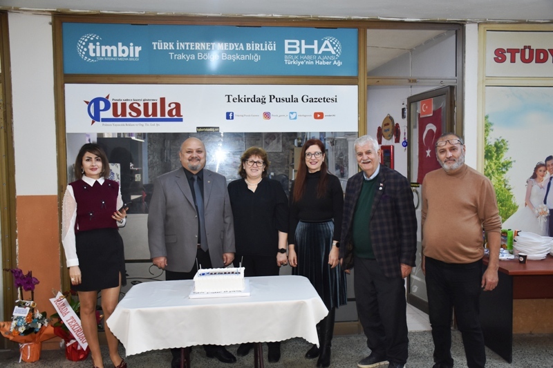 PUSULA GAZETESİ 22. YAŞINI KUTLADI