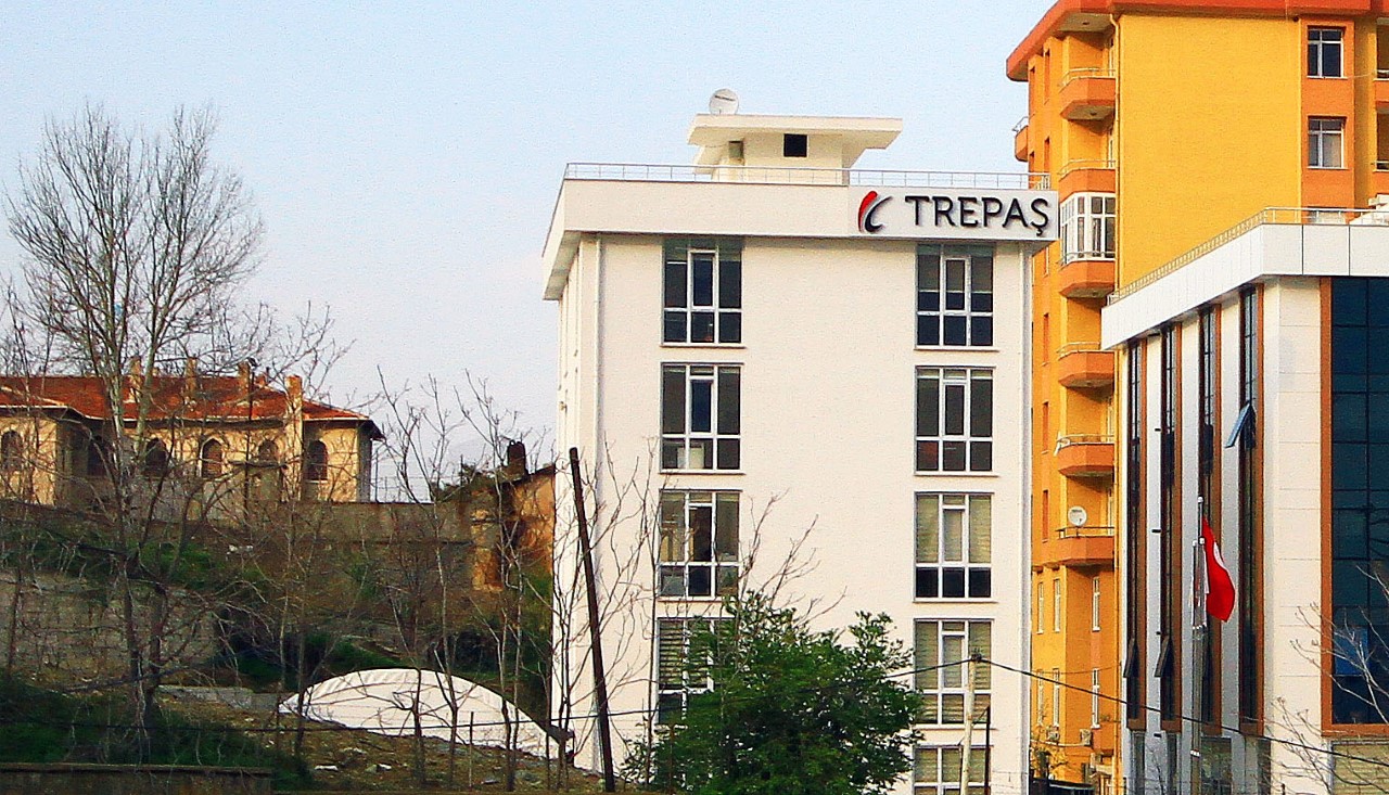Atatürk ve Hürriyet Mahallelerinde Trafo Arızası: Elektriklerin Gece 24.00’te Verilmesi Bekleniyor