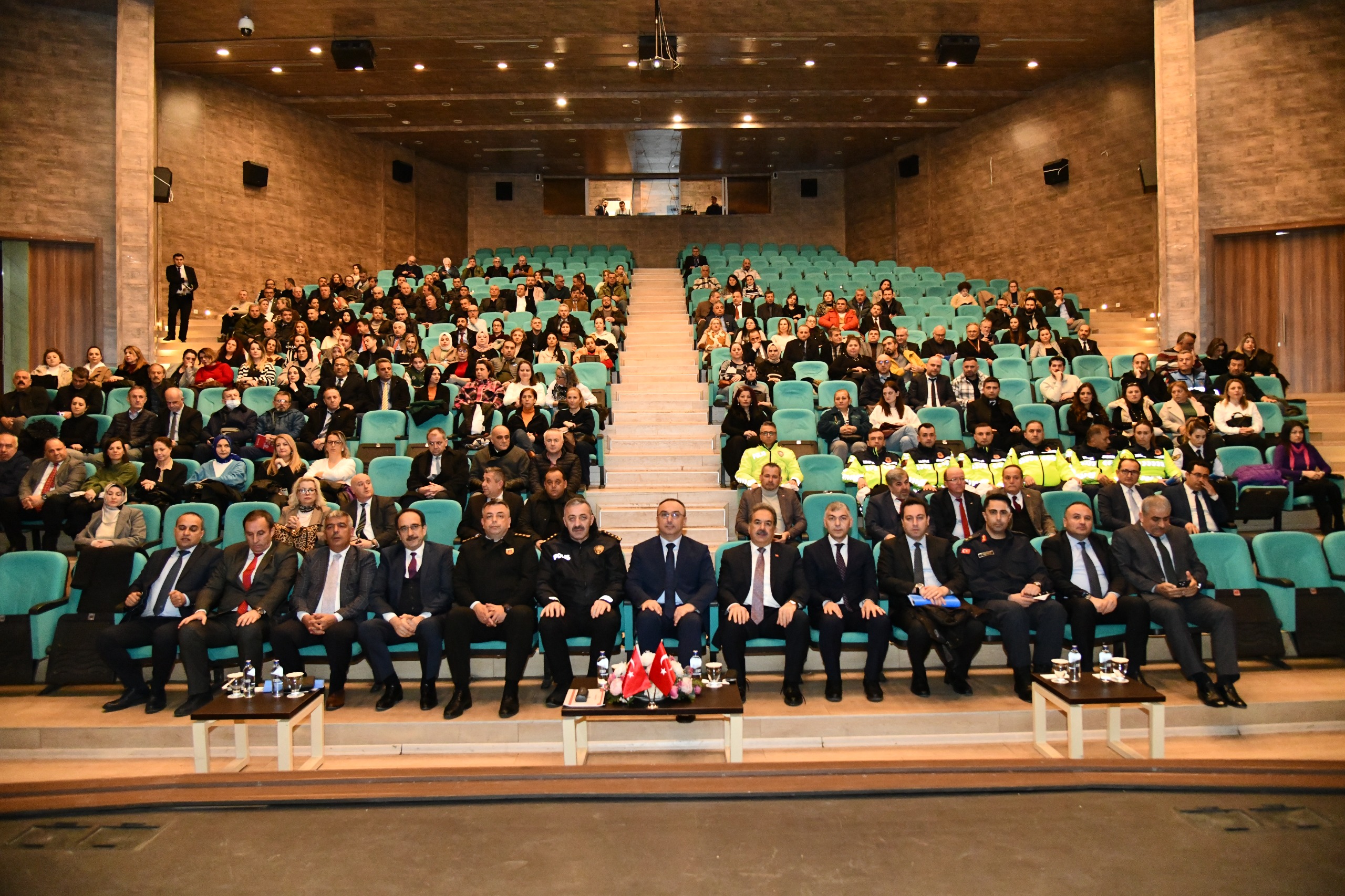 Vali Soytürk Başkanlığında Okul Güvenliği Toplantısı Yapıldı