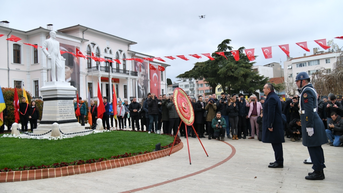 18 Mart Şehitleri Anma Günü ve Çanakkale Zaferi’nin 110. Yıldönümü Münasebetiyle Çelenk Sunma Töreni Yapıldı