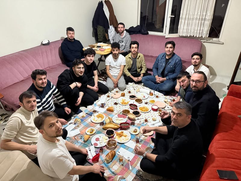 Av. Ali Gümüş: Gençlerimizle Sahurda Buluştuk