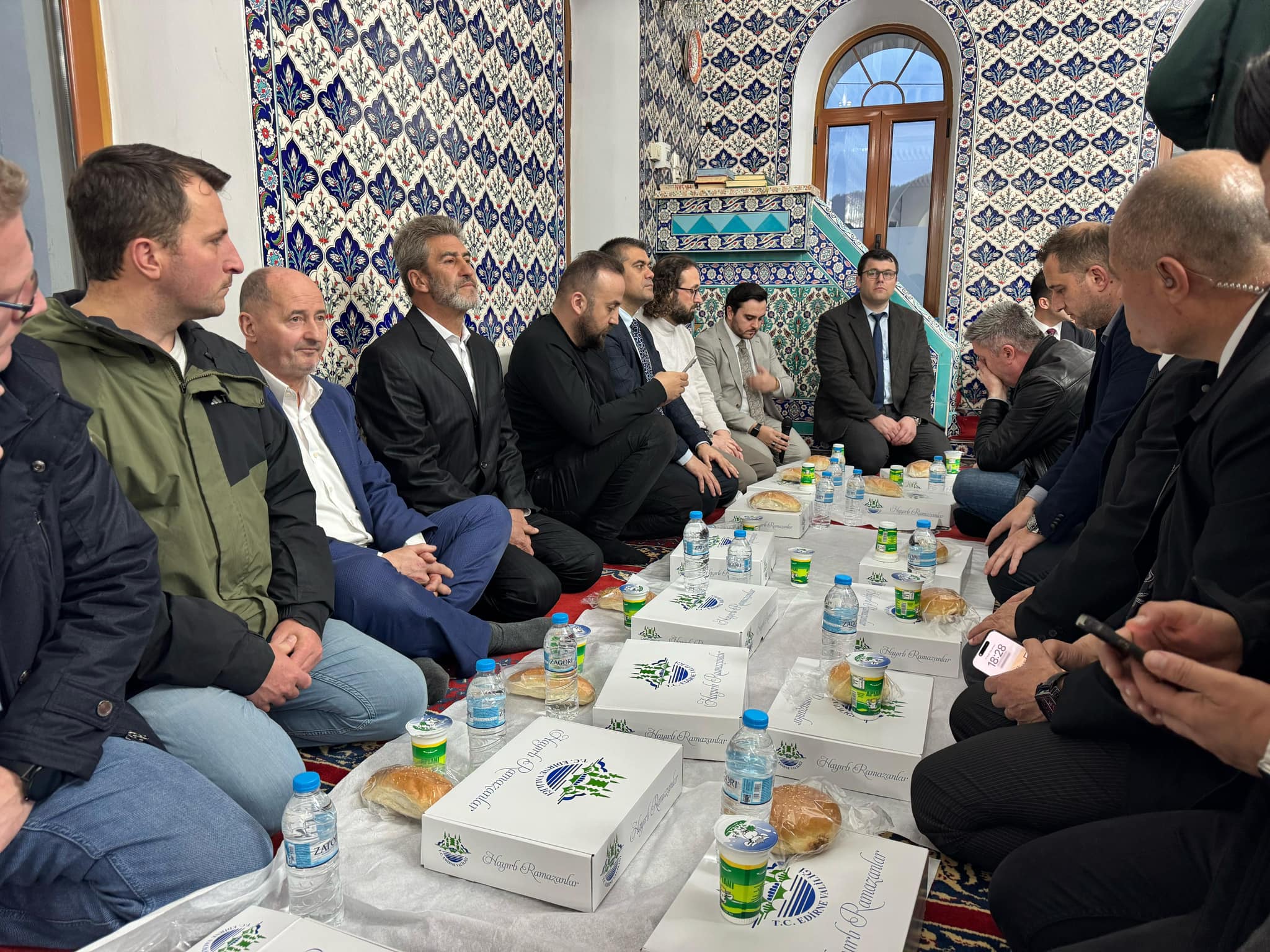 Av. Ali Gümüş: Edirne Valiliğimizin öncülüğünde düzenlenen iftar programında soydaşlarımızla bir araya geldik.