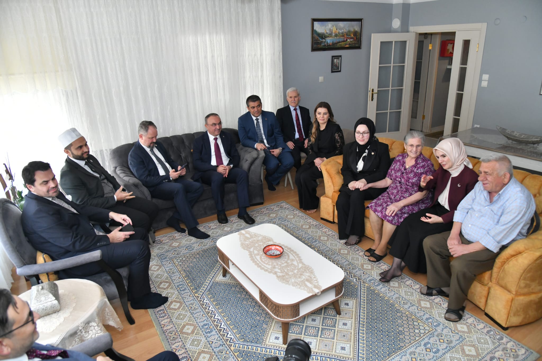 Bakan Göktaş ve Vali Soytürk Şehit Ailesini Ziyaret Etti