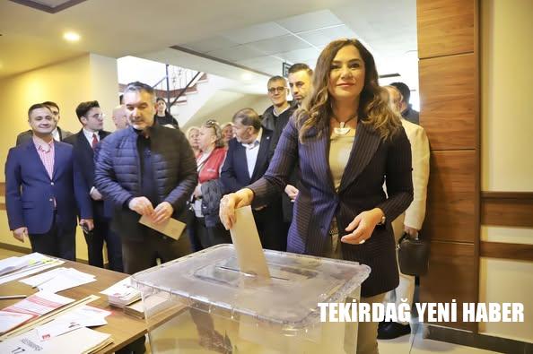 Dr. Candan Yüceer: Bugün sadece bir oy vermiyoruz; adalete, demokrasiye ve eşitliğe sahip çıkıyoruz!