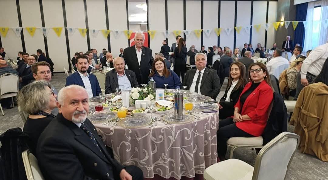 İYİ Parti’den iftar programı