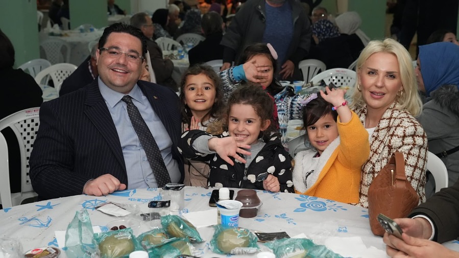 Marmaraereğlisi’nde Kadir Gecesi’nde Halk Sofrası Kurdu