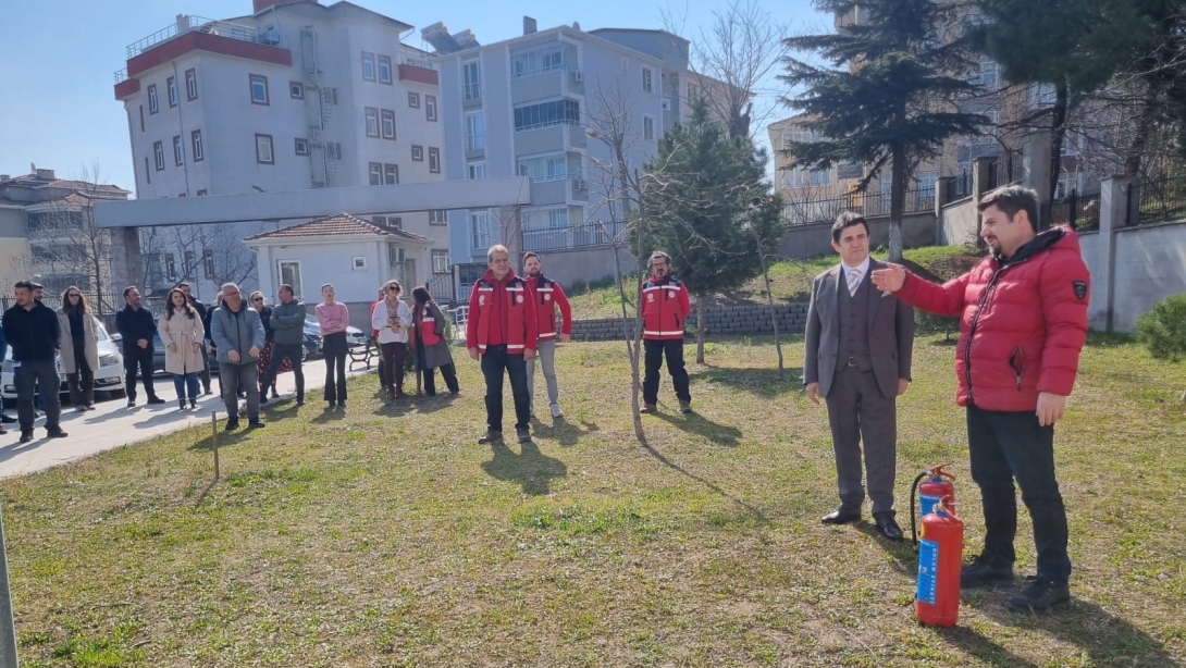 Müdürlüğümüzde Deprem ve Tahliye Tatbikatı Gerçekleştirildi