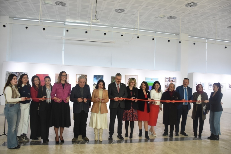 NKÜ SANATÇI KADIN AKADEMİSYENLER SERGİSİ