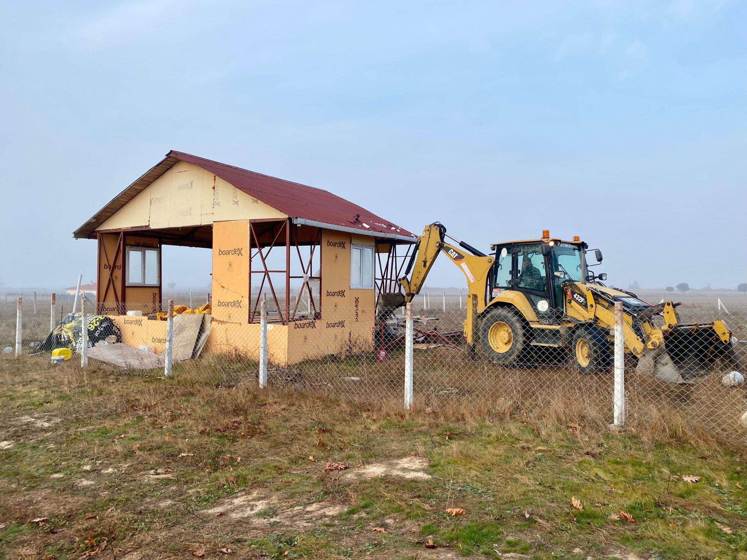 Saray belediyesi kaçak yapıya geçit vermiyor
