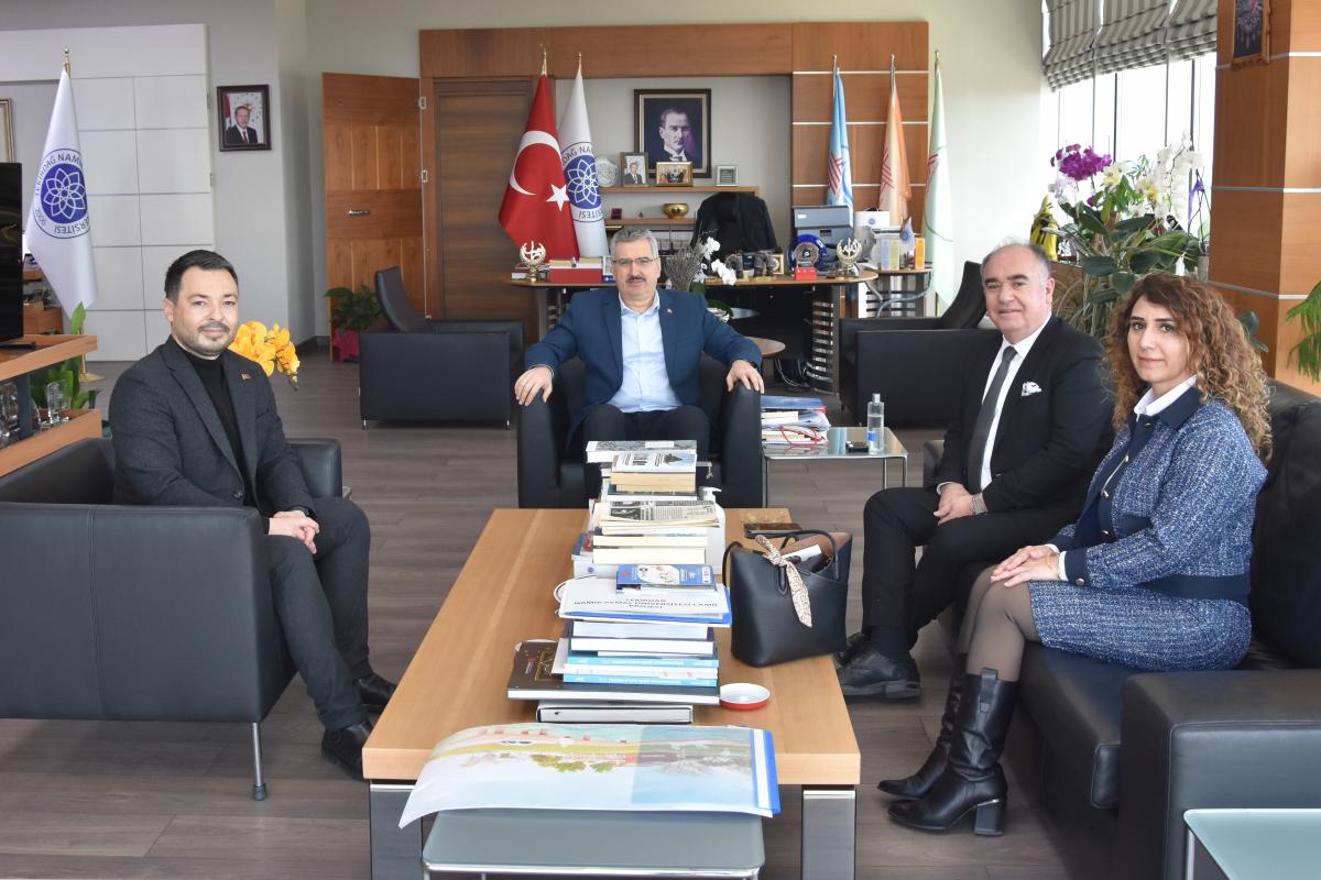 ÜNİVERSİTEMİZ REKTÖRÜNE NEZAKET ZİYARETİ