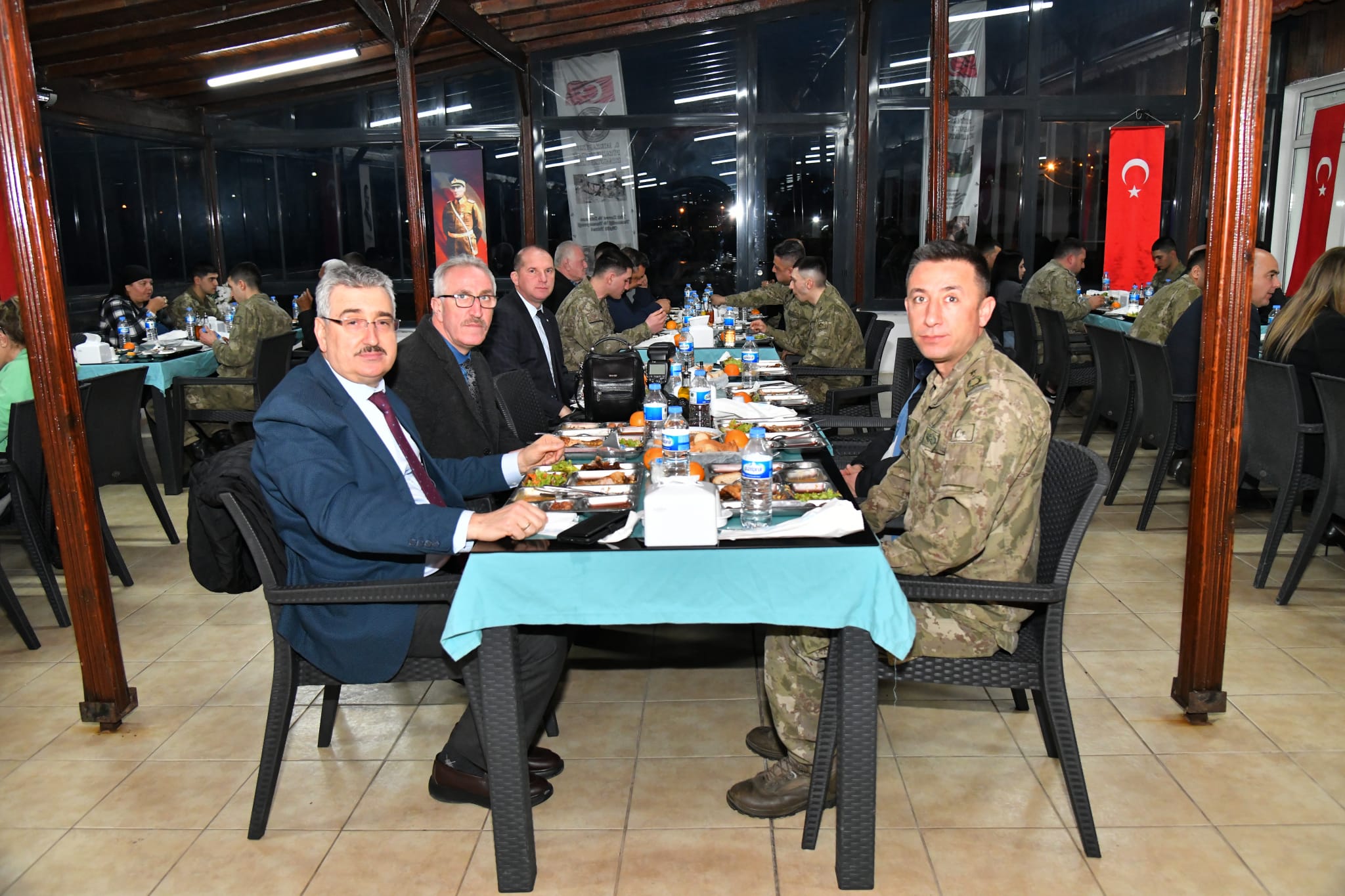 Vali Soytürk Şehit Aileleri, Gaziler ve Askerlerle Birlikte İftar Yaptı