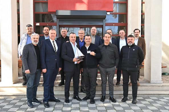 Volkan Nallar’a makamında ziyaret