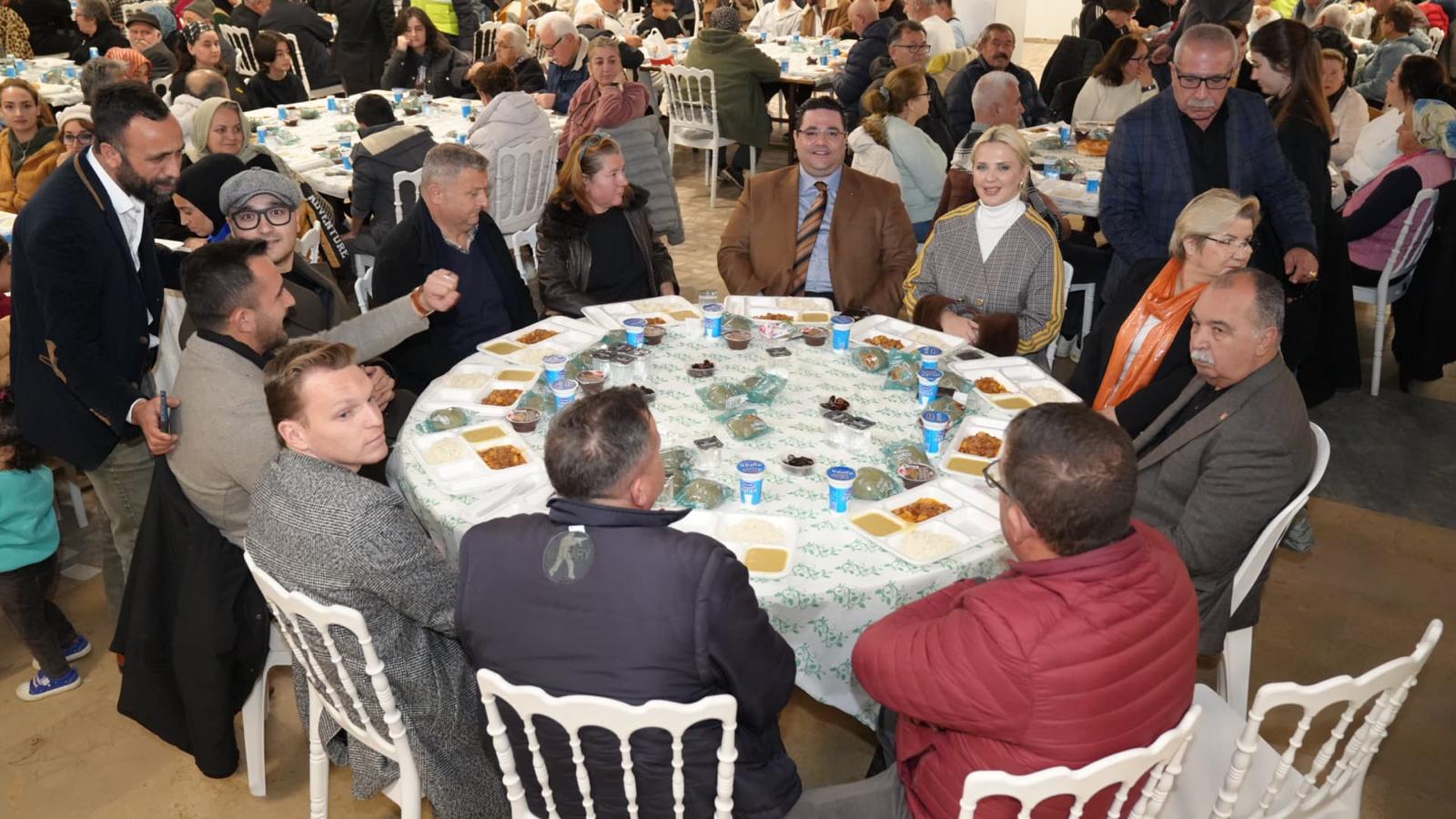 YENİÇİFTLİK MAHALLE İFTARI DOLUP TAŞTI