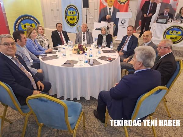 BAŞKAN YILDIZ FİLİZ :Yeni Çorlu Esnaf ve Sanatkârlar Kredi ve Kefalet Kooperatifi bölge birliği temsilcilerimizle birlikte katıldık.