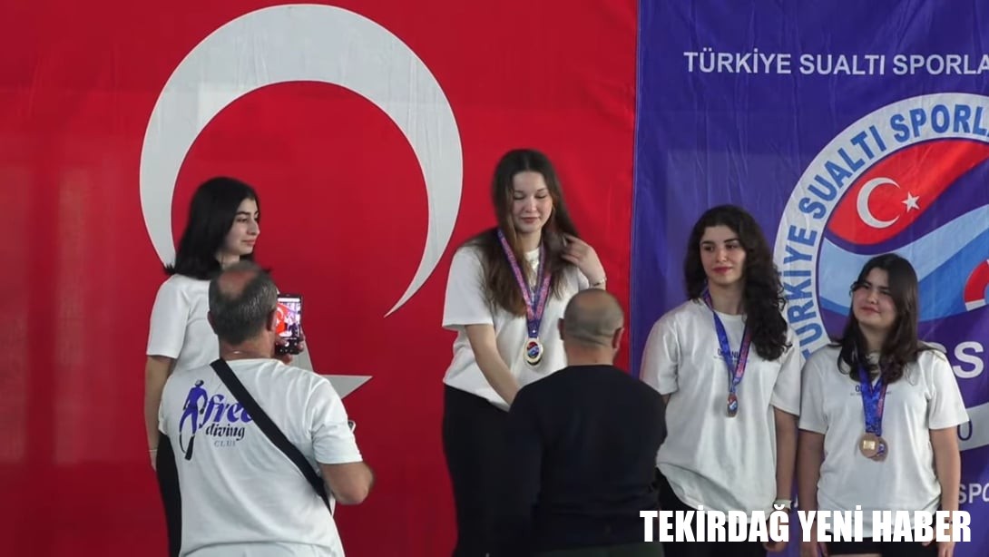 Çanakkale’de düzenlenen Serbest Dalış Türkiye Şampiyonası’nda Tekirdağ Anadolu Lisesi Öğrencisi Ece AKGÜN Yunanistan-Atina’da yapılacak Dünya Şampiyonası’nda Milli Takım Kadrosunda Ülkemizi Temsil Etmeye Hak Kazanmıştır