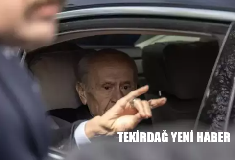 Devlet Bahçeli, Alparslan Türkeş’in kabrini ziyaret etti.