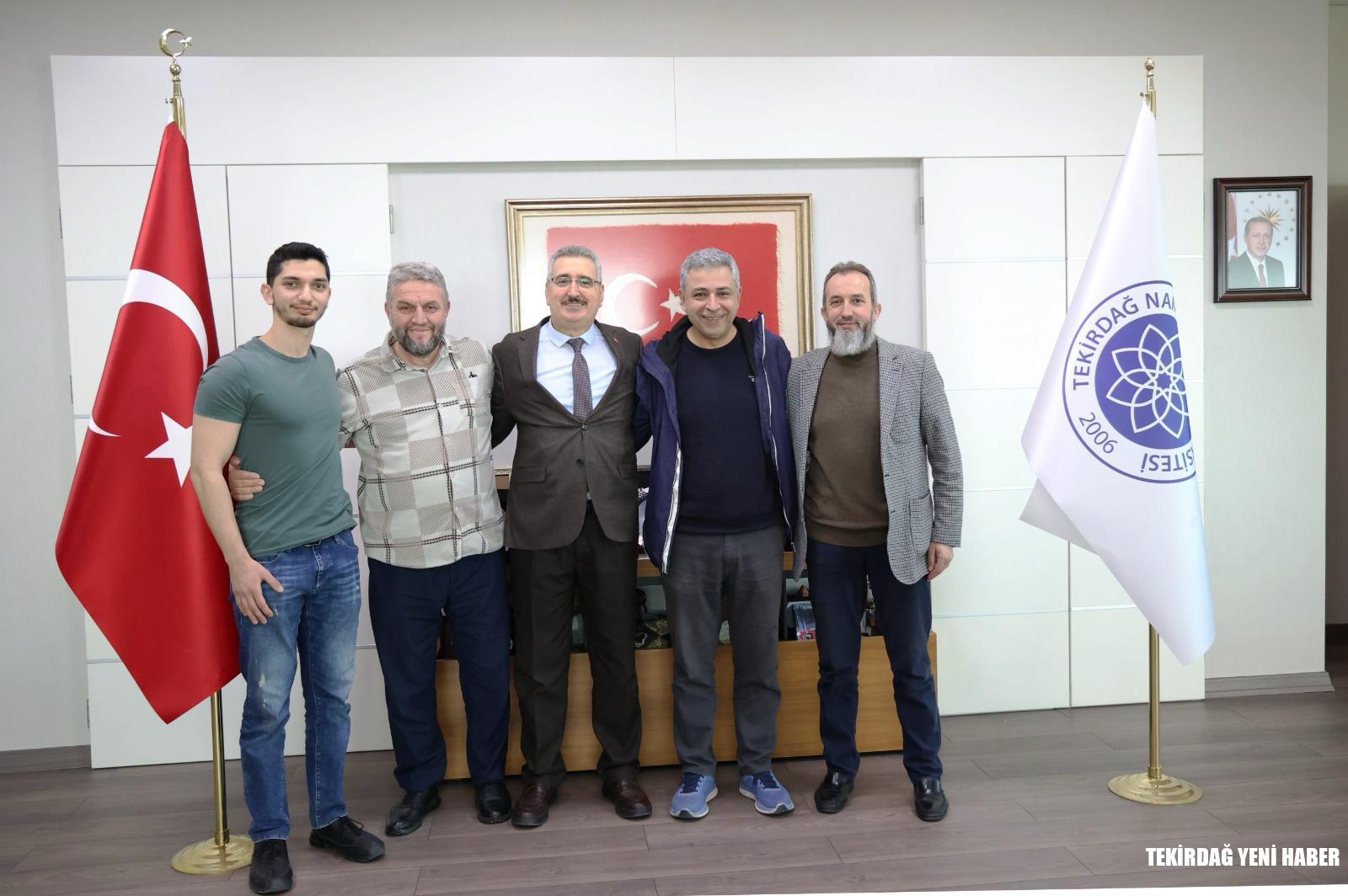 HÜDAYİ VAKFI VE SEMERKANT VAKFI’DAN REKTÖRE ZİYARET