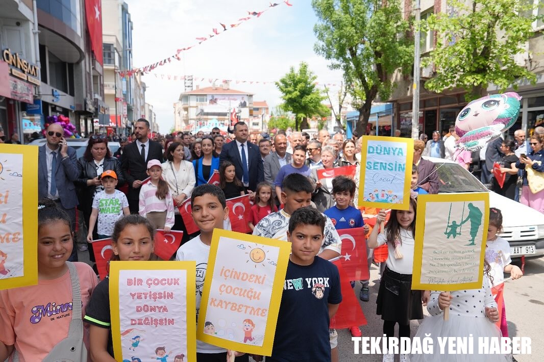 Saray’da çocuklar eğlenceye doydu