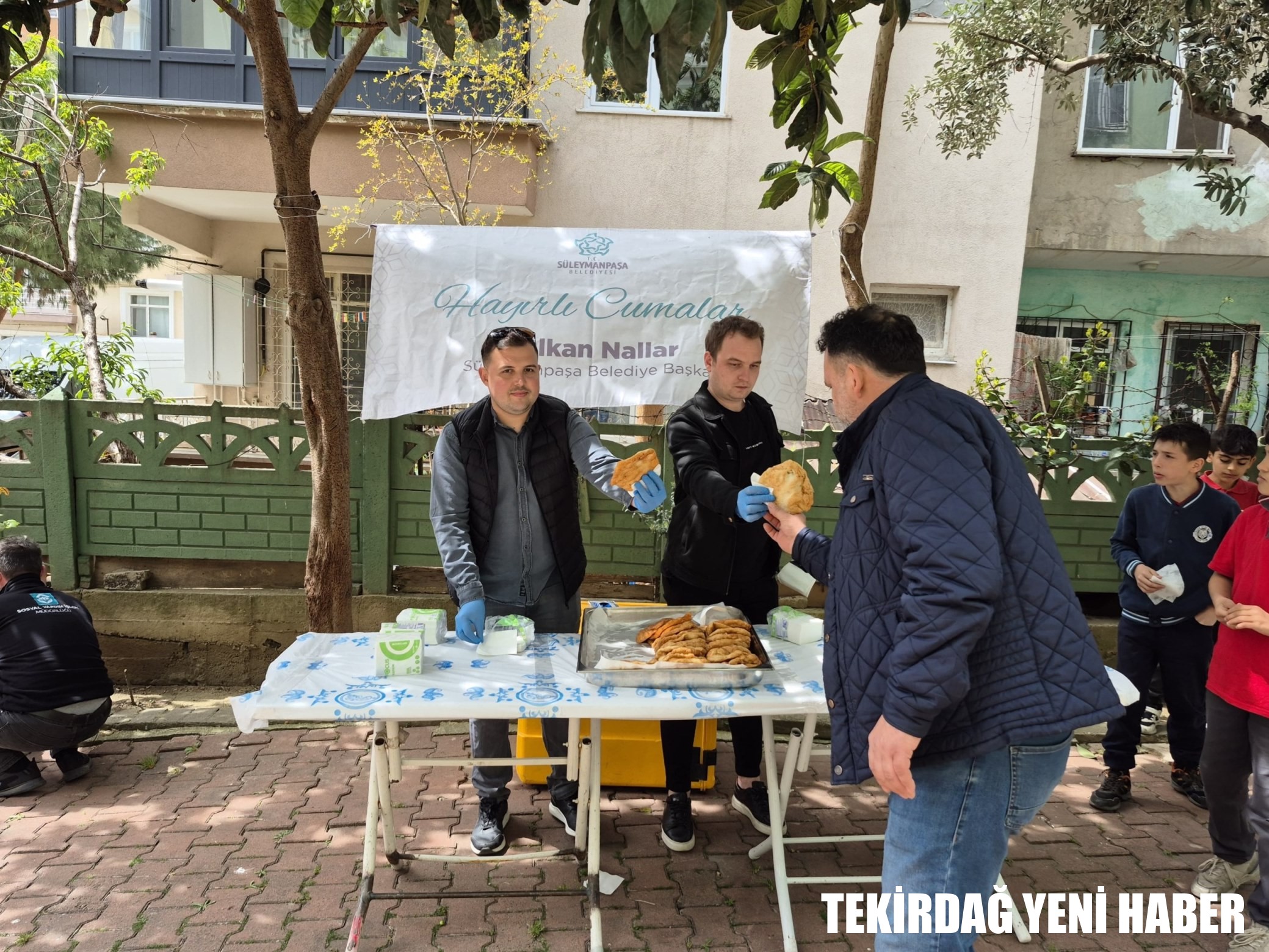 Süleymanpaşa Belediyesinden Çiftlikönü Mahallesi’nde Lokma İkramı