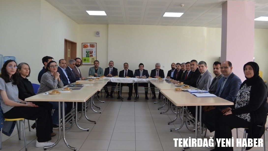Trakya Anadolu İmam Hatip Lisesi Yıllık Olağan Danışma Kurulu Toplantısı Süleymanpaşa Kaymakamı Sn. Mustafa GÜLER ve diğer Protokol Üyelerinin Katılımıyla Gerçekleşti