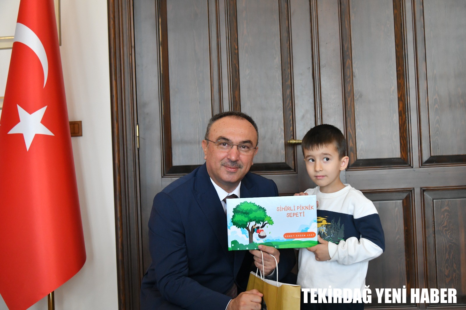 Vali Soytürk Kitap Kurdu Çocuk ve Yetişkinleri Makamında Kabul Etti