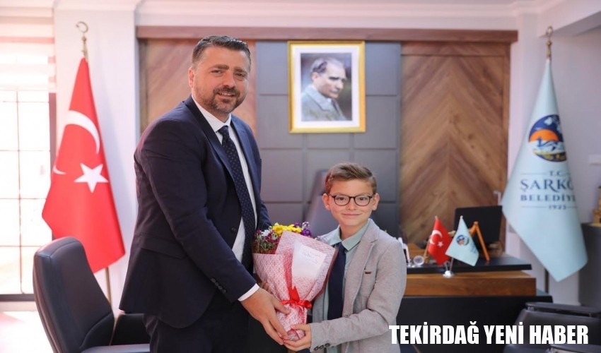 Yarınlara umutla bakıyoruz.