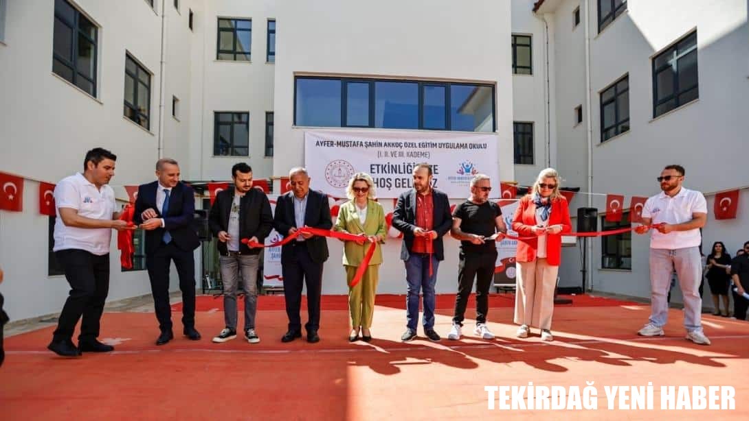 10-16 Mayıs Dünya Engelliler Haftası Kapsamında Ayfer-Mustafa Akkoç Özel Eğitim Uygulama Okulu’nda Yapılan Özel Eğitim Şenliği-Mezuniyet Töreni-Okul Kermesi’ne Kaymakam Sn. Mustafa GÜLER Katıldı.