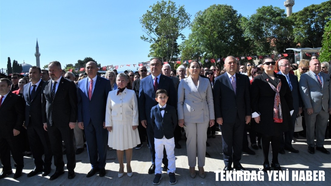19 Mayıs Atatürk’ü Anma, Gençlik ve Spor Bayramı Münasebetiyle Çelenk Sunma Töreni Düzenlendi