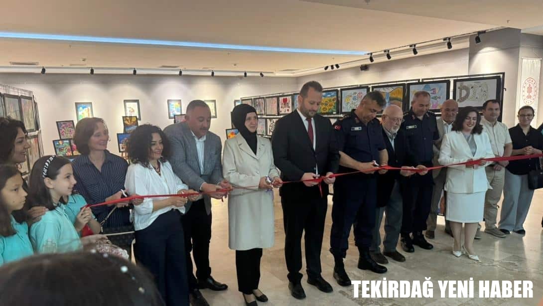 Büyükşehir Belediyesi Vali Enver Salihoğlu Ortaokulu’nun hazırladığı Resim Sergisine İl Jandarma Komutanı Ahmet ÇETİN, İl Kültür ve Turizm Müdürü Ömer Faruk KARAKÜÇÜK katıldı.