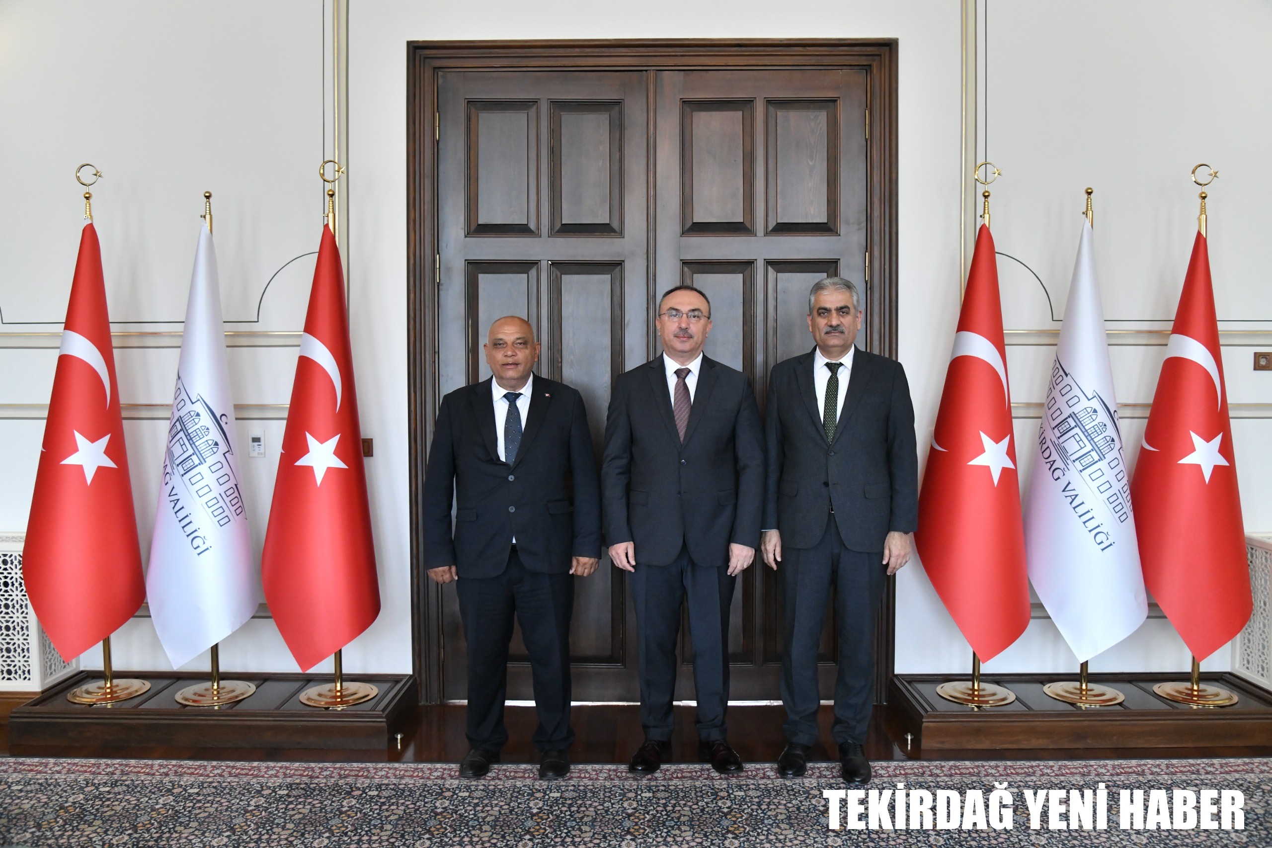 Kakava Şenliklerine Desteği Sebebiyle Vali Soytürk’e Plaket Takdim Edildi