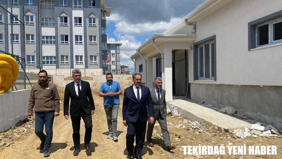 Kaymakam Sn. Mustafa GÜLER ile Milli Eğitim Müdürü Sn. Ebubekir ATİLLA Hürriyet Mahallesinde Bulunan Okul İnşaatı ve Spor Salonu İnşaatında İncelemeler de bulundular