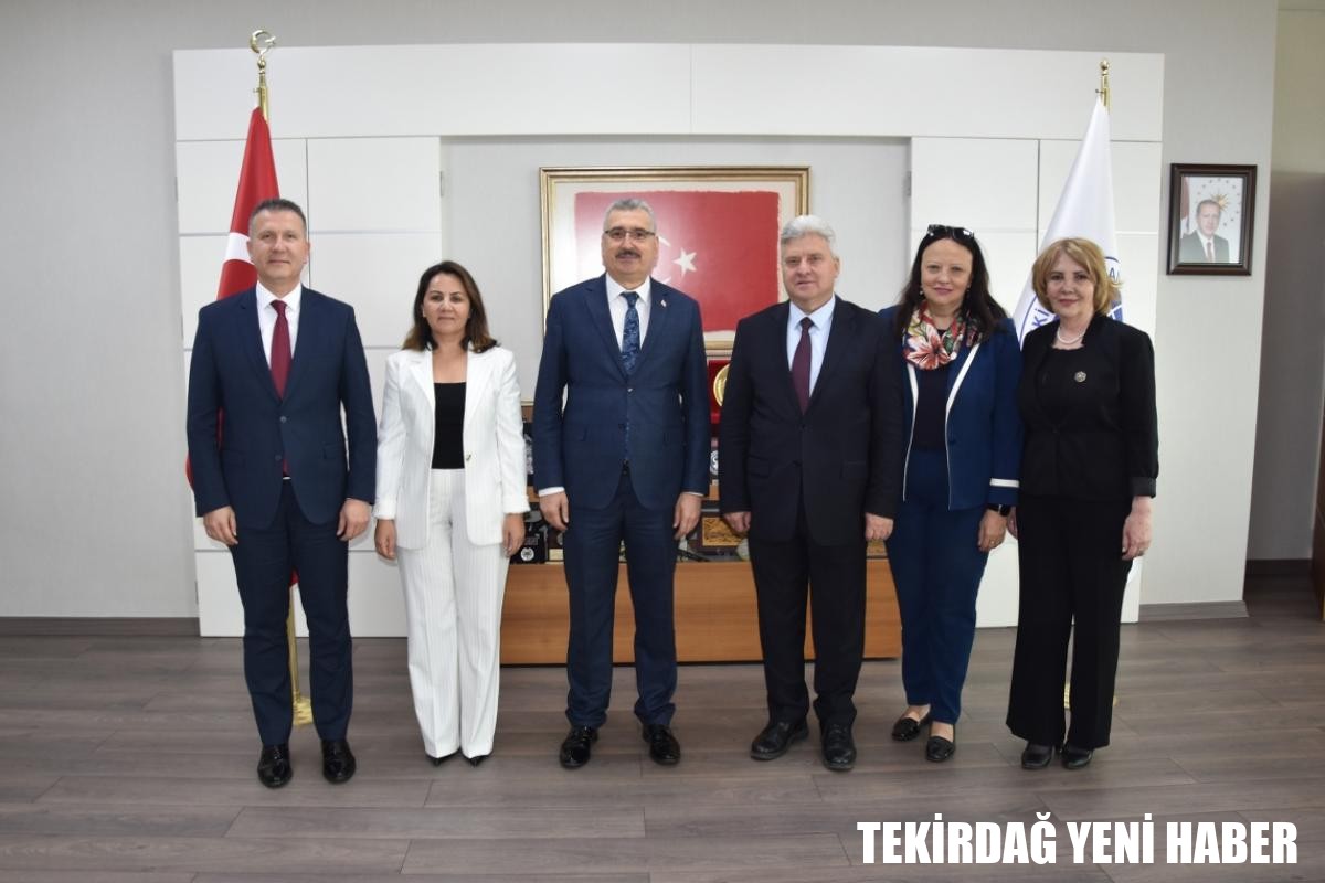 KUZEY MAKEDONYA ESKİ CUMHURBAŞKANI PROF. DR. GJORGE IVANOV VE BERABERİNDEKİ HEYETTEN REKTÖRÜMÜZE ZİYARET